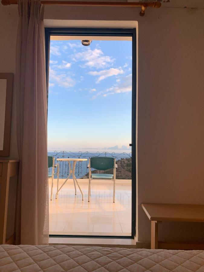 أغيا غاليني Iro Hotel المظهر الخارجي الصورة