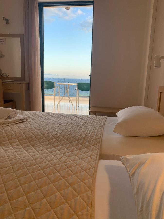 أغيا غاليني Iro Hotel المظهر الخارجي الصورة