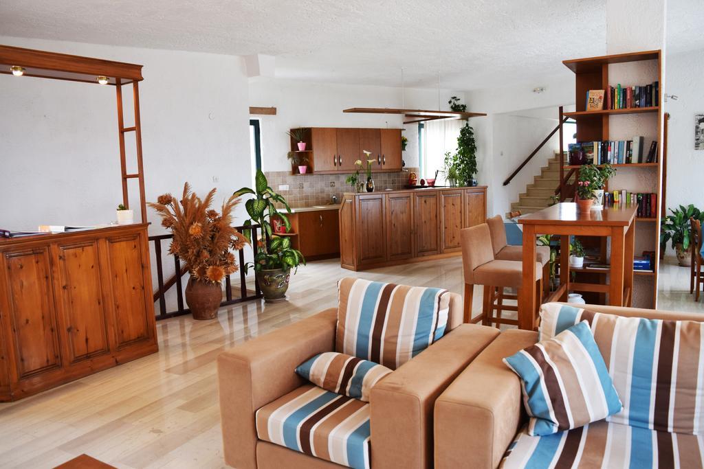 أغيا غاليني Iro Hotel المظهر الخارجي الصورة